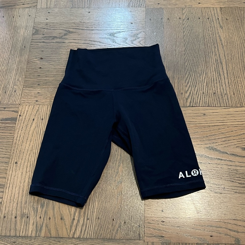 Lululemon ALOHA High Rise Align Shorts 8” Inseam